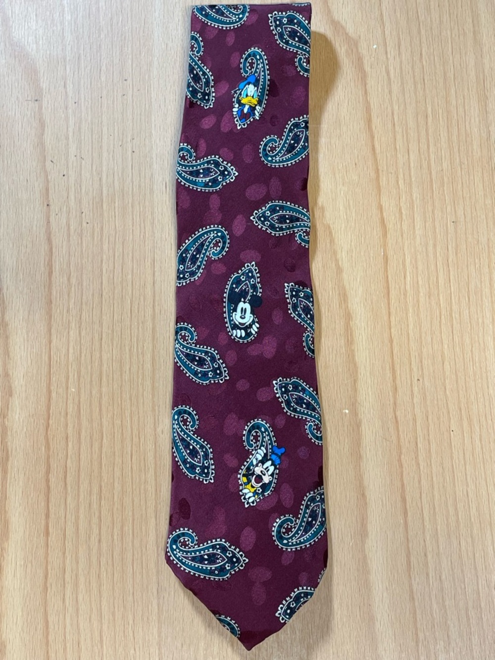 Disney Originals Burgundy Paisley Portrait 100% Silk Tie Disney Store Vibtage